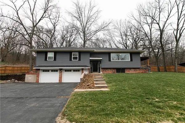 12108 NW 66th Street, Kansas City, MO 64152