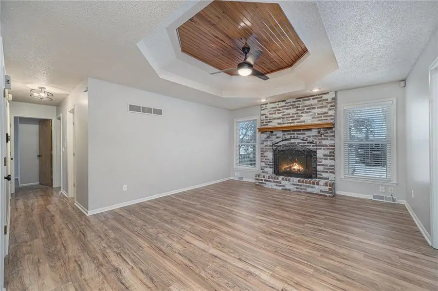 6410 NW Hilldale Drive, Kansas City, MO 64151 - #2