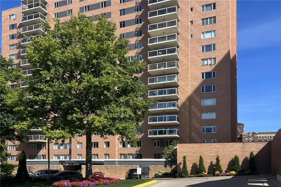 221 W 48th Street #803, Kansas City, MO 64112 - #2