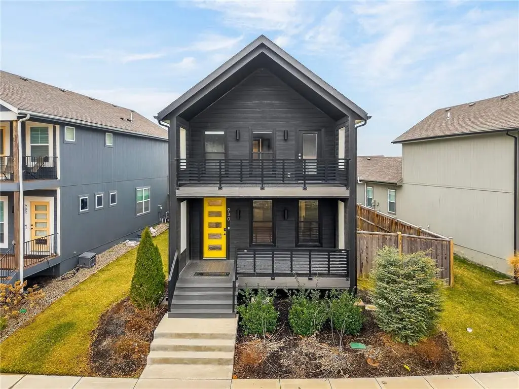 930 S Harmony Avenue, Independence, MO 64056 - #1