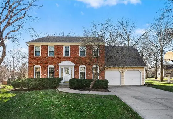 9217 Tomashaw Lane, Lenexa, KS 66219