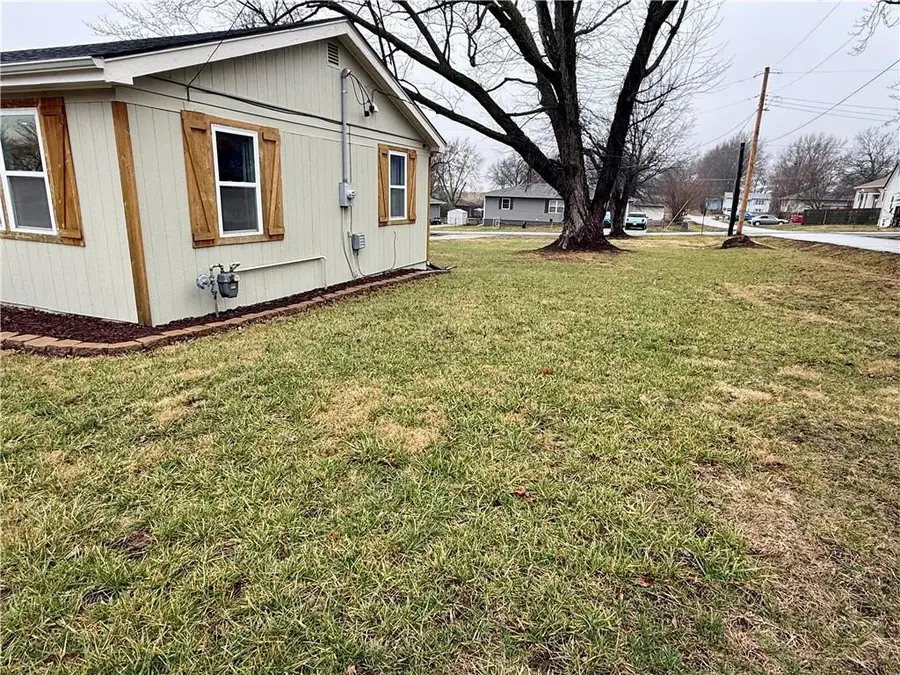 616 Shotwell Street, Richmond, MO 64085 - #2