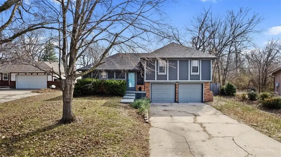 8401 Sterling Avenue, Raytown, MO 64138 - #2