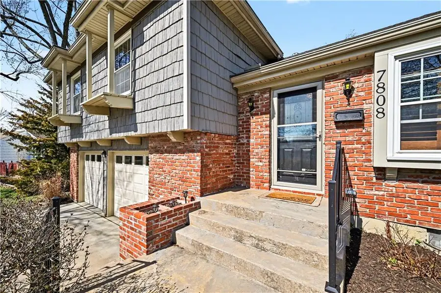 7808 W 95th Terrace, Overland Park, KS 66212 - #2