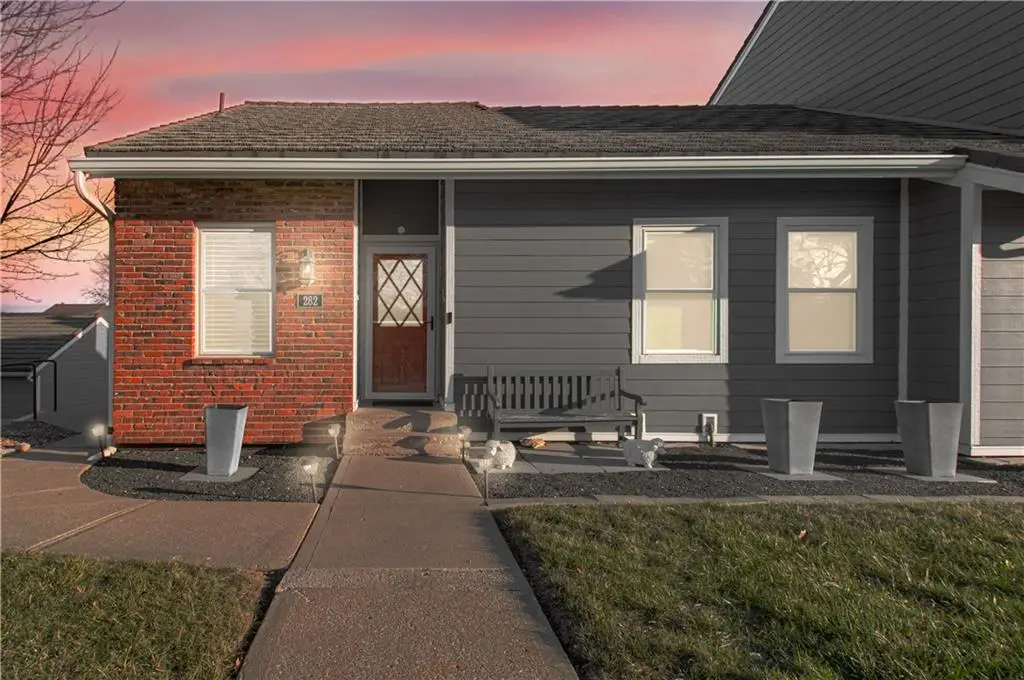 282 NE Bayview Drive, Lees Summit, MO 64064 - #1