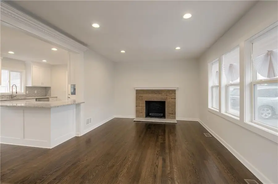 7332 Parallel Parkway, Kansas City, KS 66112 - #2