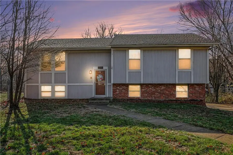 10425 N Baltimore Avenue, Kansas City, MO 64155 - #2