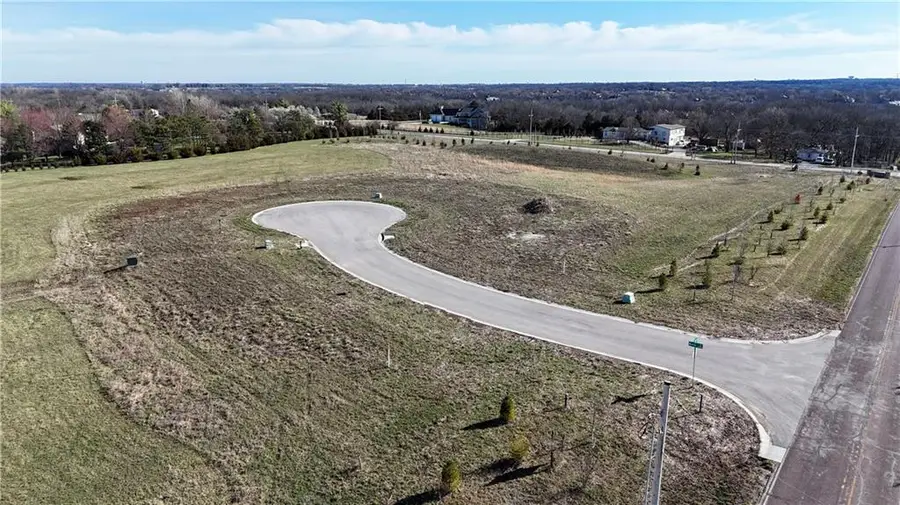 17051 Manor Drive, Stilwell, KS 66085 - #2