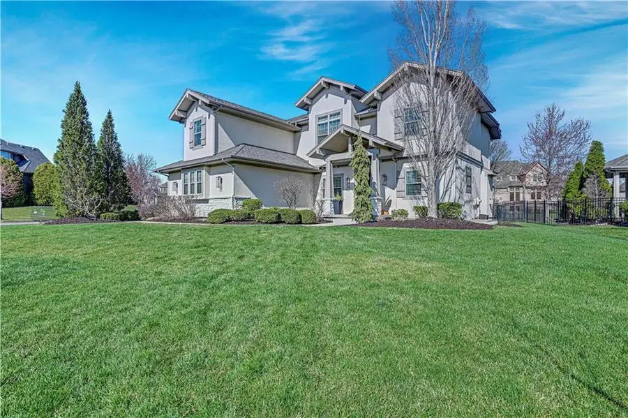 11212 W 164th Street, Overland Park, KS 66221 - #2