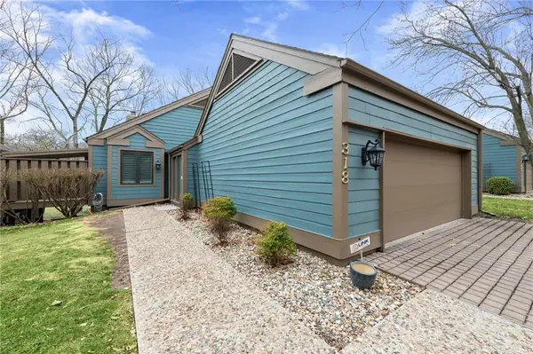 318 Lakeside Drive, Liberty, MO 64068