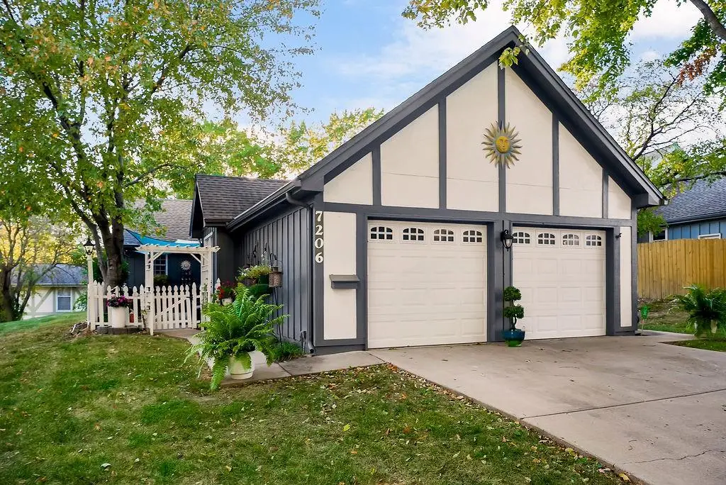 7206 Mastin Street, Merriam, KS 66203 - #1