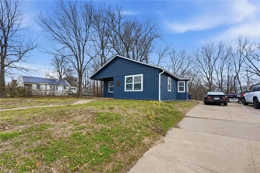 1653 Hardesty Avenue, Kansas City, MO 64127 - #2