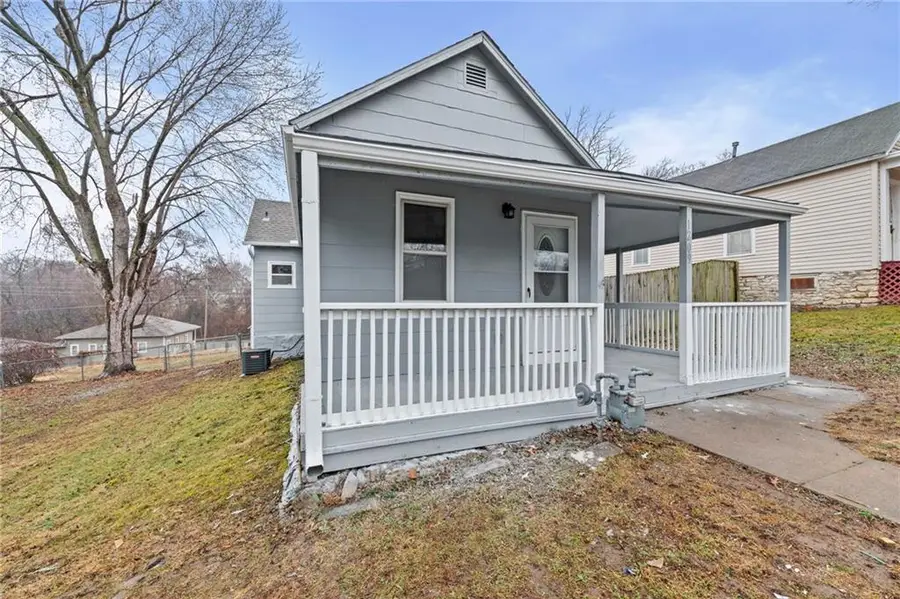 1209 Kingman Street, Leavenworth, KS 66048 - #3