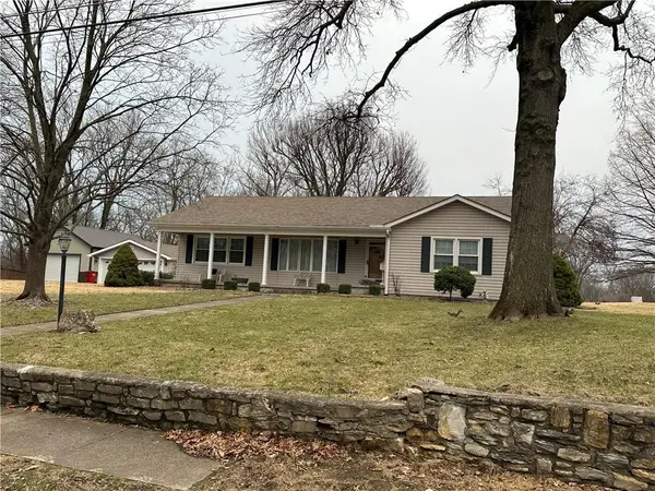 545 N 17th Street, Lexington, MO 64067