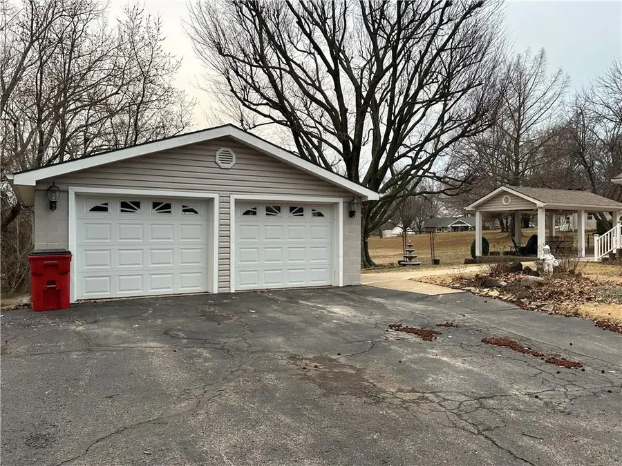 545 N 17th Street, Lexington, MO 64067 - #2