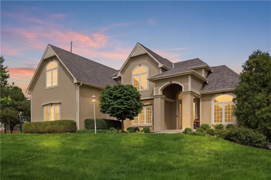 15565 S Gallery Street, Olathe, KS 66062 - #2