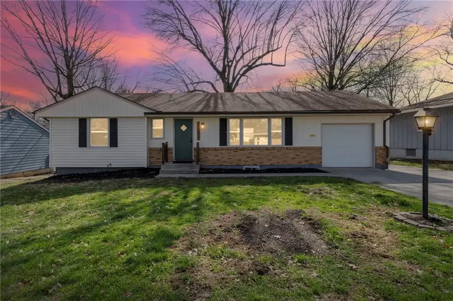 17301 E Cheyenne Drive, Independence, MO 64056 - #2