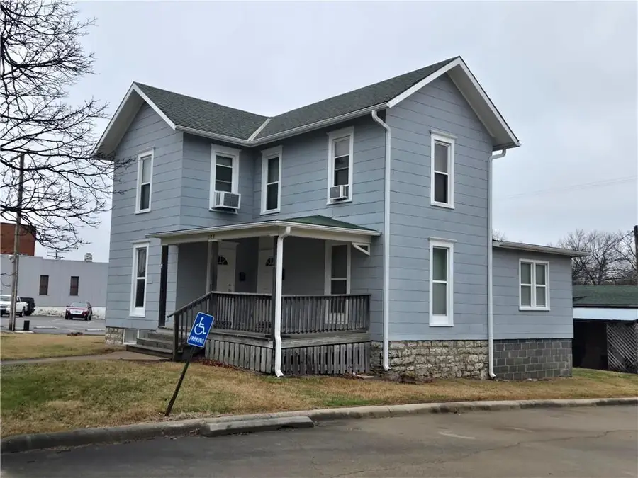 102 E Peoria Street, Paola, KS 66071 - #3