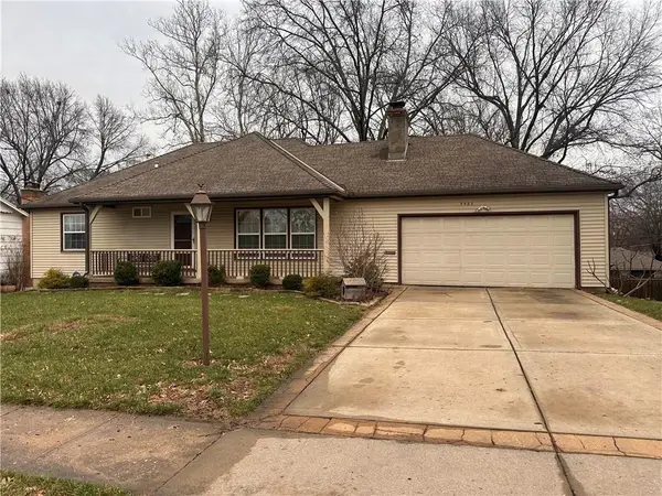 9923 Tracy Avenue, Kansas City, MO 64131