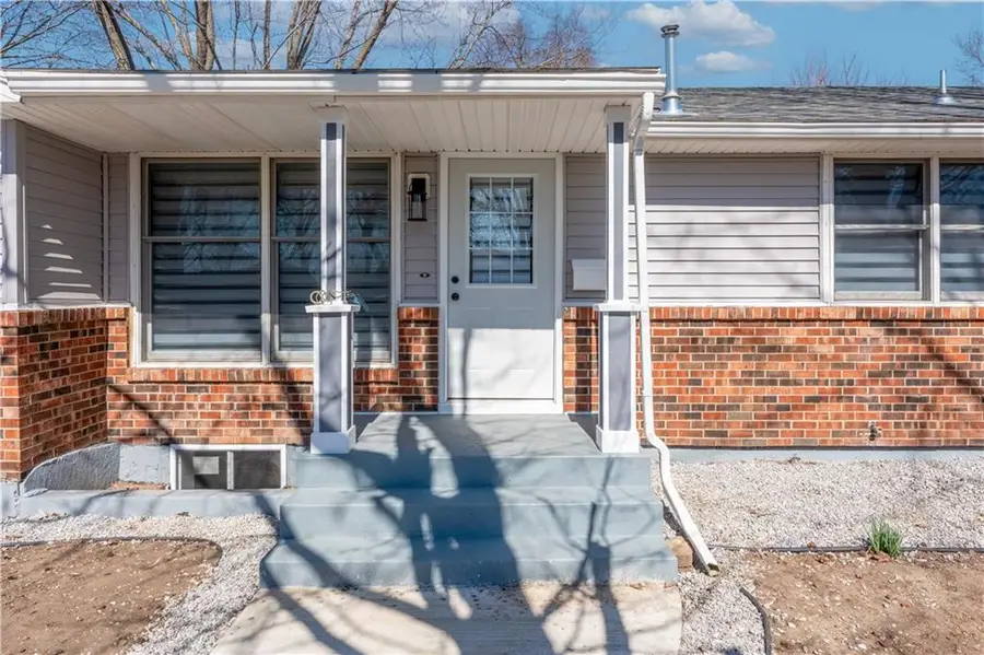 2404 Albert Lee Avenue, Sedalia, MO 65301 - #2