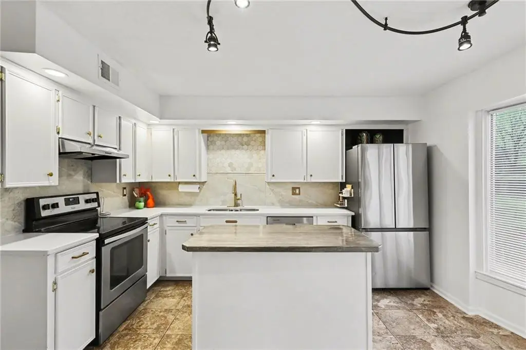 8721 Riggs Lane, Overland Park, KS 66212 - #1