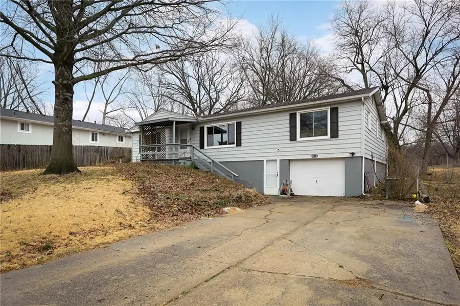 5615 NE Barnes Avenue, Kansas City, MO 64119 - #3