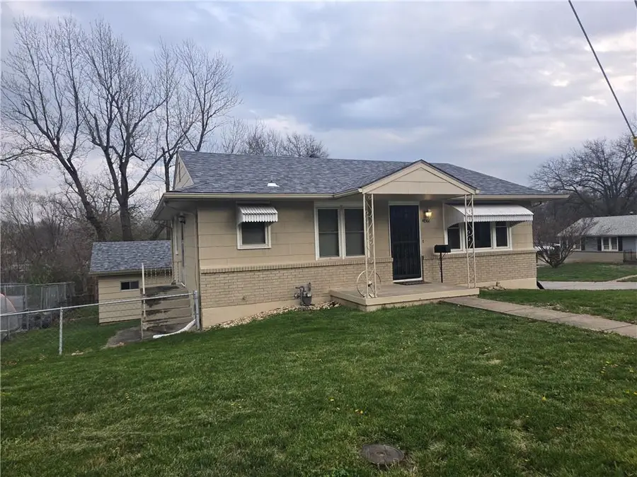 2435 S Glenwood Avenue, Independence, MO 64052 - #2