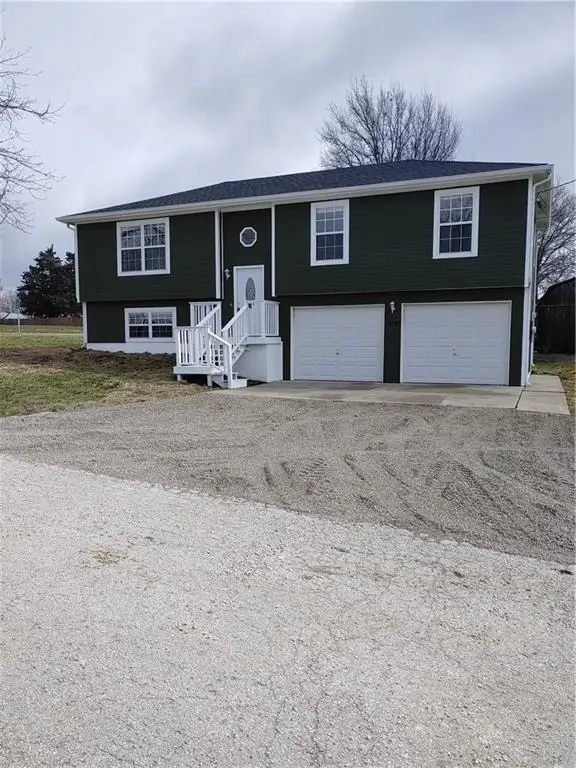 500 S Summit Street, McLouth, KS 66054 - #1