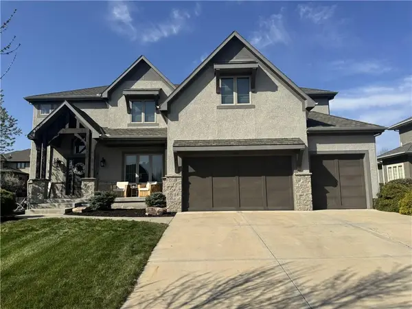 11316 W 166th Place, Overland Park, KS 66221