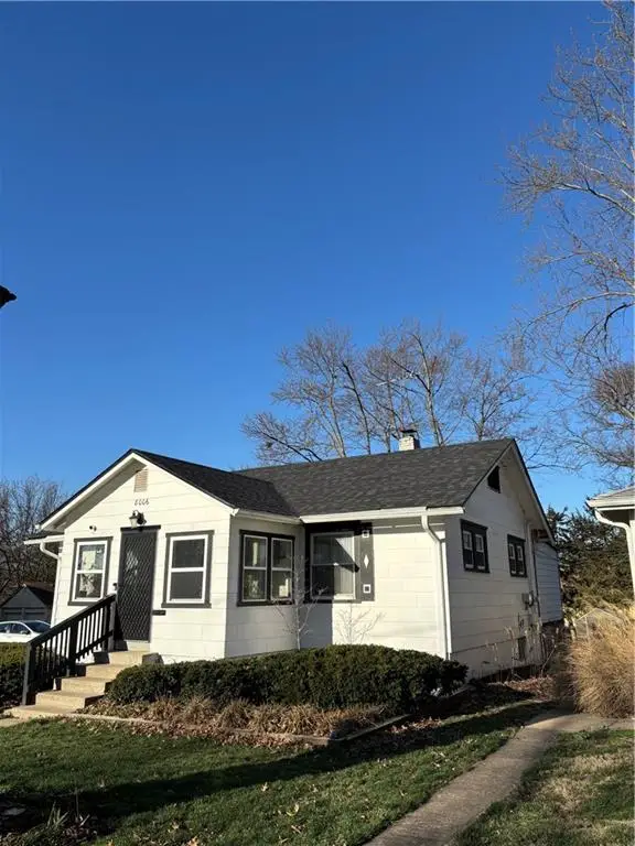 8006 Jarboe Street, Kansas City, MO 64114 - #2