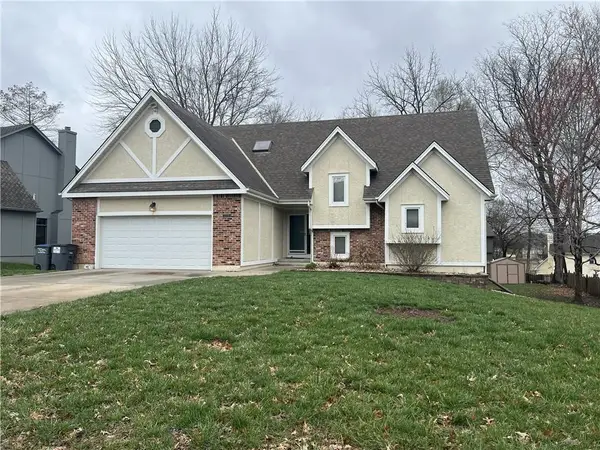 2430 NW Windwood Drive, Lee's Summit, MO 64081