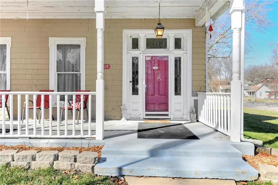 904 3rd Avenue, Leavenworth, KS 66048 - #2