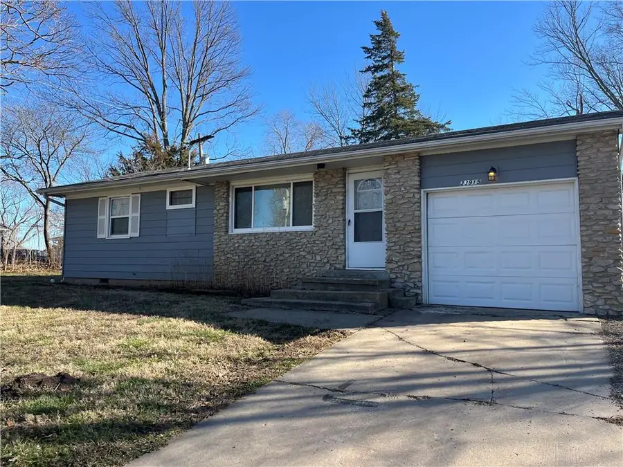 33915 W 83rd Street, De Soto, KS 66018 - #2