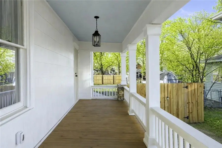 5224 E 8th Street, Kansas City, MO 64124 - #2