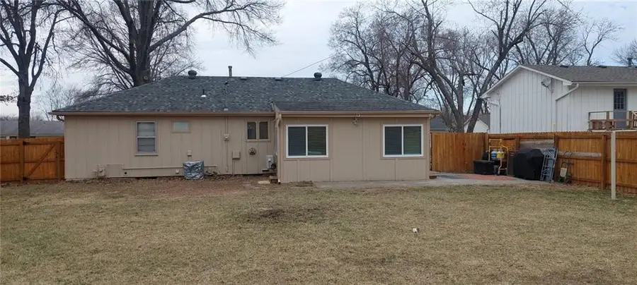 1051 W Ashbury Street, Olathe, KS 66061 - #2