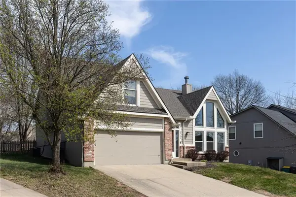 4711 Roundtree Court, Shawnee, KS 66226