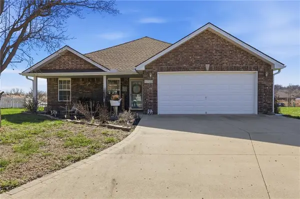 1703 NW Willow Drive, Grain Valley, MO 64029