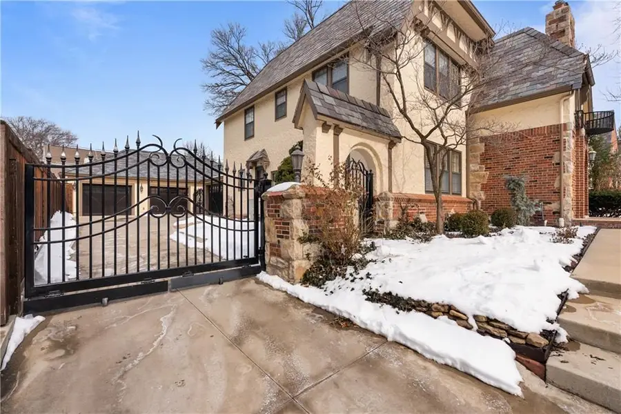 1234 Huntington Road, Kansas City, MO 64113 - #3