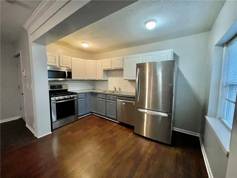 3401 Central Street, Kansas City, MO 64105 - #3