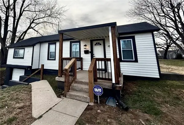 1004 N Duvall Avenue, Independence, MO 64050