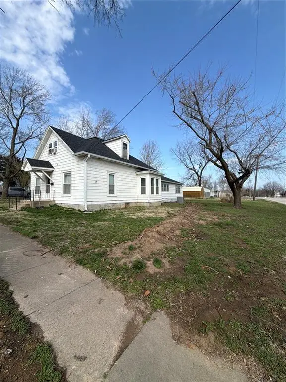 1222 Elm Street, Humboldt, KS 66748 - #2