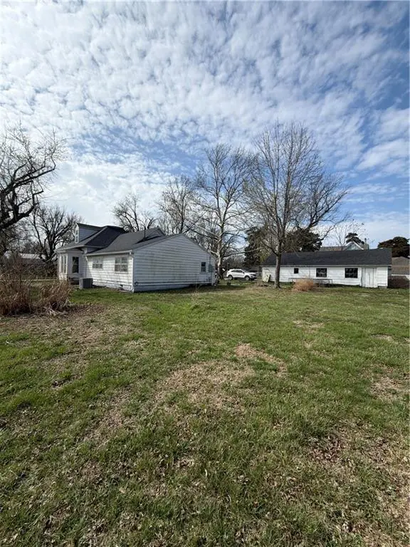 1222 Elm Street, Humboldt, KS 66748 - #3