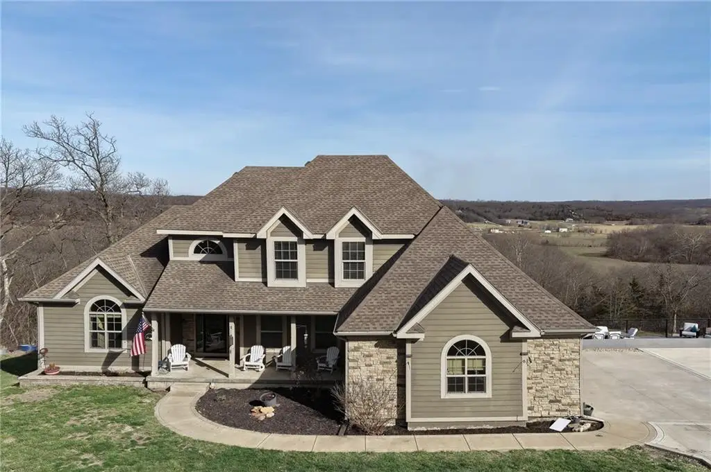 17384 Blue Moon Lane, Tonganoxie, KS 66086 - #1