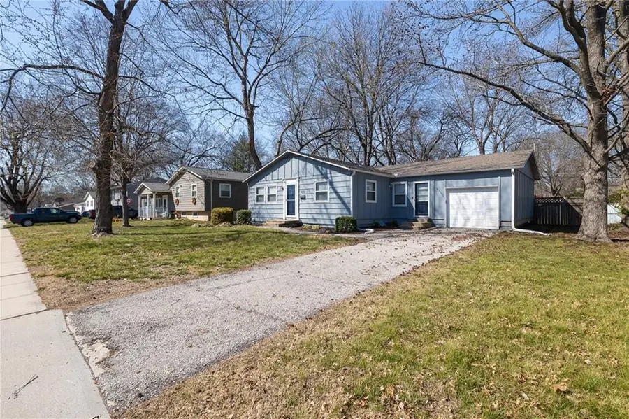 9212 W 99th Terrace, Overland Park, KS 66212 - #2