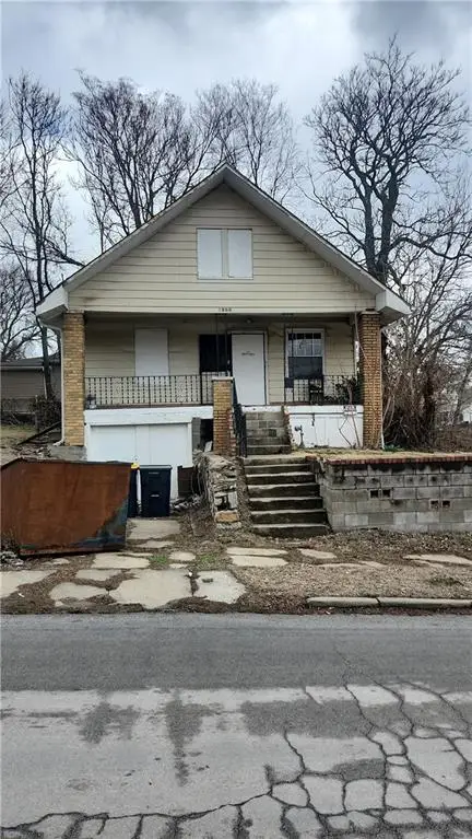 3222 E 26th Street, Kansas City, MO 64127