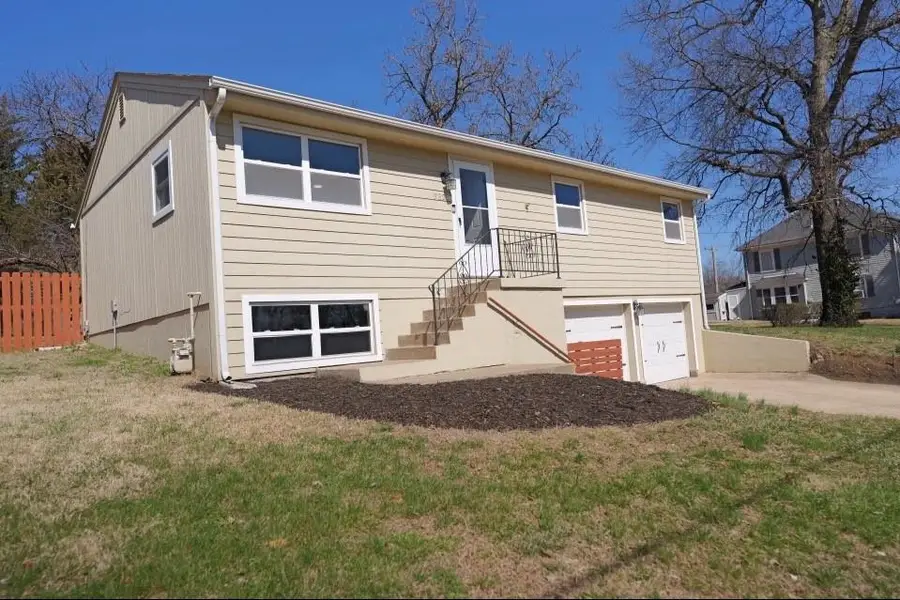 9320 W 49th Terrace, Merriam, KS 66203 - #2