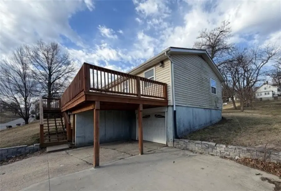 1421 S 6th Street, Atchison, KS 66002 - #3