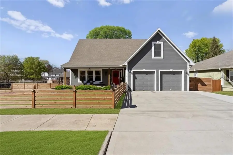 715 S 4th Street, Atchison, KS 66002 - #2