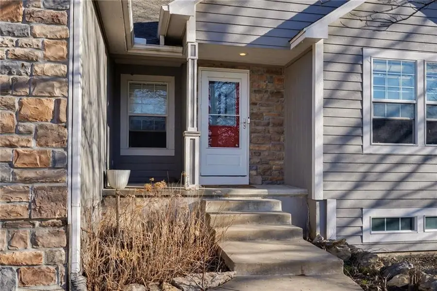 826 E 14th Terrace, Eudora, KS 66025 - #2