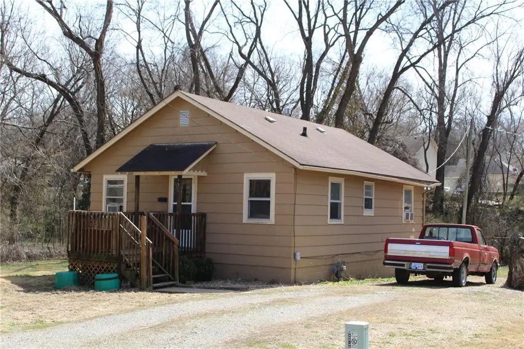 1027 Delaware Street, Leavenworth, KS 66048 - #1